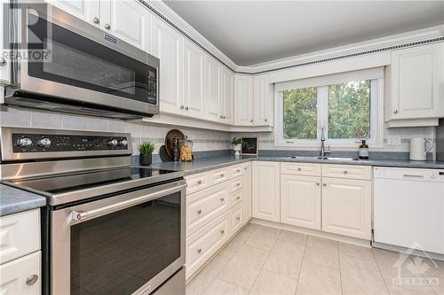 40 Byrd Crescent, Kanata, ON - Indoor Photo Showing Kitchen With Double Sink