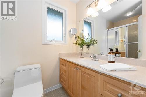 Ensuite bath - 40 Byrd Crescent, Kanata, ON - Indoor Photo Showing Bathroom