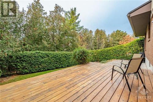 Large deck in private back yard - 40 Byrd Crescent, Kanata, ON - Outdoor