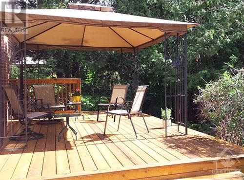 Gazebo, stored for the winter, is included in the sale - 40 Byrd Crescent, Kanata, ON - Outdoor With Deck Patio Veranda