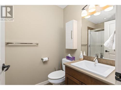 2142 Vasile Road Unit# 412, Kelowna, BC - Indoor Photo Showing Bathroom