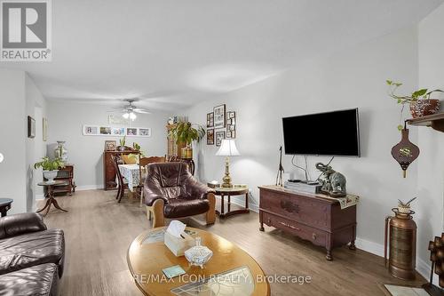 206 - 440 Wellington Street, St. Thomas, ON - Indoor Photo Showing Living Room