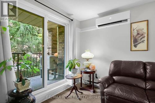 206 - 440 Wellington Street, St. Thomas, ON - Indoor Photo Showing Living Room