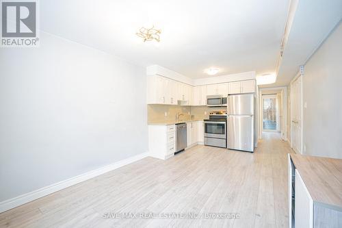 3 - 122 Courtland Avenue E, Kitchener, ON - Indoor Photo Showing Kitchen