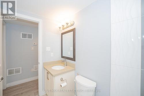 3 - 122 Courtland Avenue E, Kitchener, ON - Indoor Photo Showing Bathroom