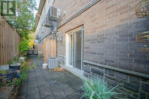 3 - 122 Courtland Avenue E, Kitchener, ON - Outdoor With Exterior