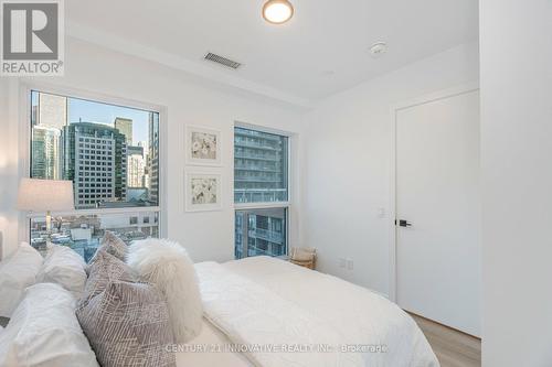 601 - 327 King Street W, Toronto, ON - Indoor Photo Showing Bedroom