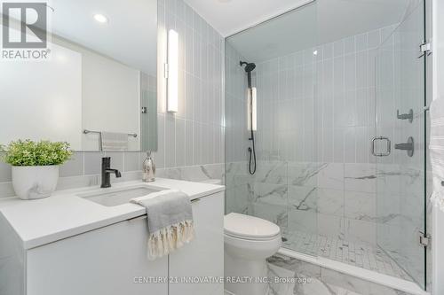 601 - 327 King Street W, Toronto, ON - Indoor Photo Showing Bathroom