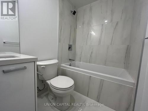 610 - 195 Mccaul Street, Toronto, ON - Indoor Photo Showing Bathroom