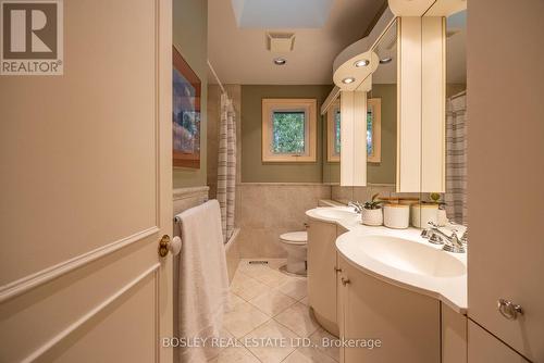 195 Upper Canada Drive, Toronto, ON - Indoor Photo Showing Bathroom