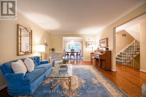 195 Upper Canada Drive, Toronto, ON - Indoor Photo Showing Living Room