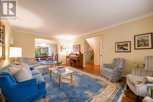 195 Upper Canada Drive, Toronto, ON - Indoor Photo Showing Living Room