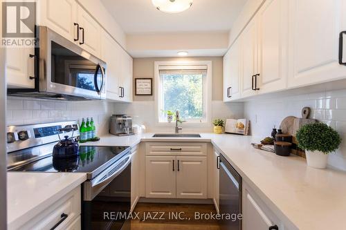 54 Hartsfield Drive, Clarington (Courtice), ON - Indoor Photo Showing Kitchen