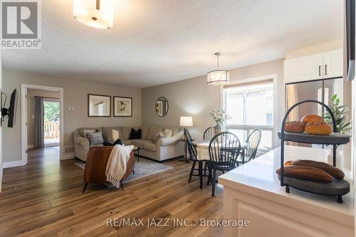 54 Hartsfield Drive, Clarington (Courtice), ON - Indoor Photo Showing Living Room