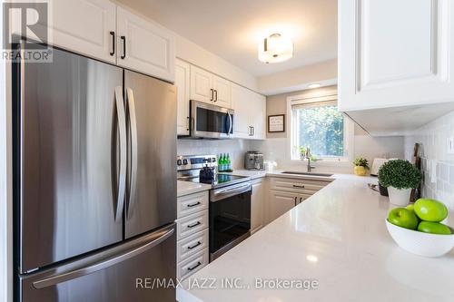 54 Hartsfield Drive, Clarington (Courtice), ON - Indoor Photo Showing Kitchen