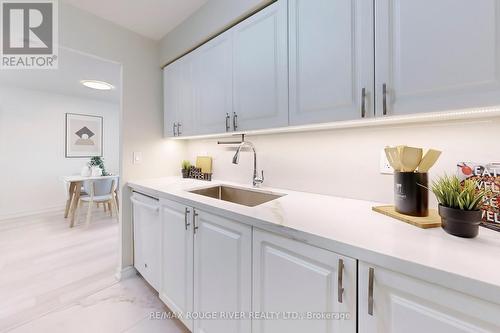 735 - 68 Corporate Drive, Toronto, ON - Indoor Photo Showing Kitchen