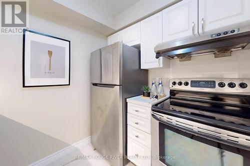 735 - 68 Corporate Drive, Toronto, ON - Indoor Photo Showing Kitchen