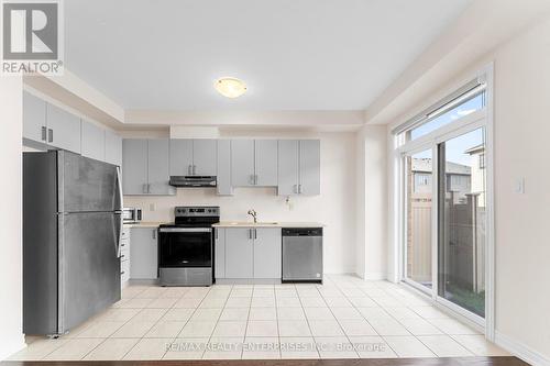 54 Bayardo Drive, Oshawa, ON - Indoor Photo Showing Kitchen