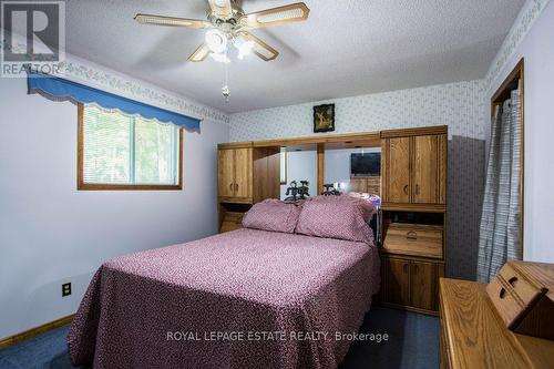 17 Pridham Crescent, Essa, ON - Indoor Photo Showing Bedroom