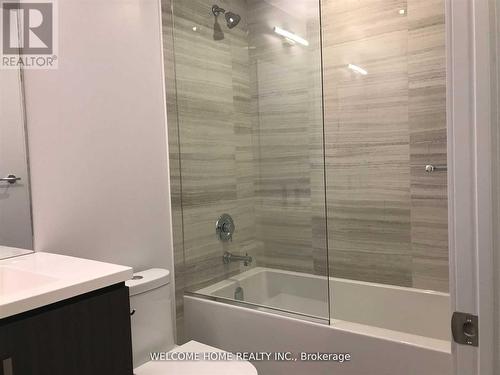 710 - 38 Honeycrisp Crescent, Vaughan, ON - Indoor Photo Showing Bathroom