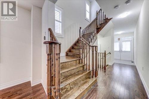 102 Walter English Drive, East Gwillimbury, ON - Indoor Photo Showing Other Room