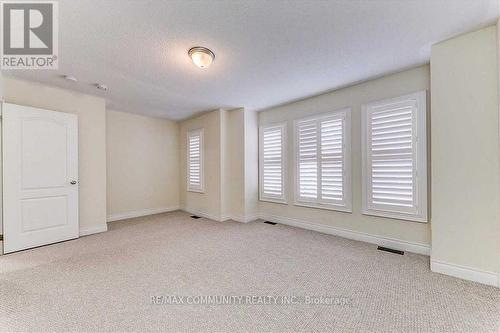 102 Walter English Drive, East Gwillimbury, ON - Indoor Photo Showing Other Room