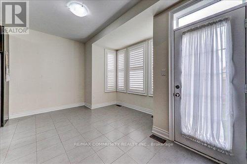 102 Walter English Drive, East Gwillimbury, ON - Indoor Photo Showing Other Room