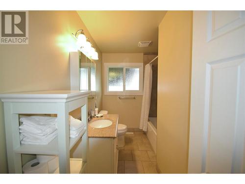 509 Hurry Avenue Nw, Cranbrook, BC - Indoor Photo Showing Other Room