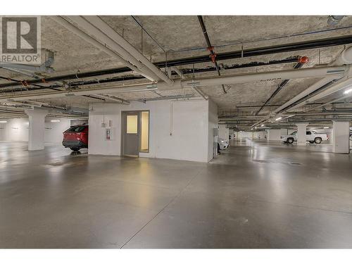 722 Valley Road Unit# 211, Kelowna, BC - Indoor Photo Showing Garage