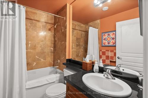 403 - 2662 Bloor Street W, Toronto, ON - Indoor Photo Showing Bathroom