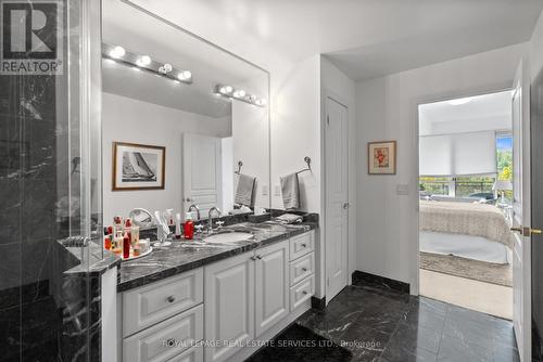 403 - 2662 Bloor Street W, Toronto, ON - Indoor Photo Showing Bathroom