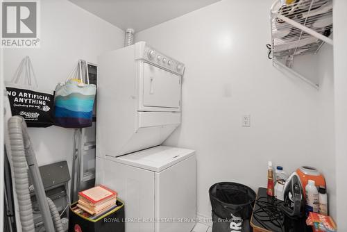 403 - 2662 Bloor Street W, Toronto, ON - Indoor Photo Showing Laundry Room