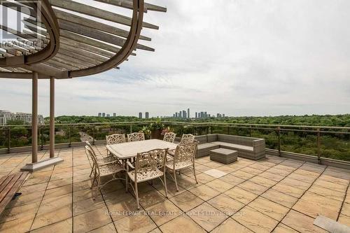 403 - 2662 Bloor Street W, Toronto, ON - Outdoor With View