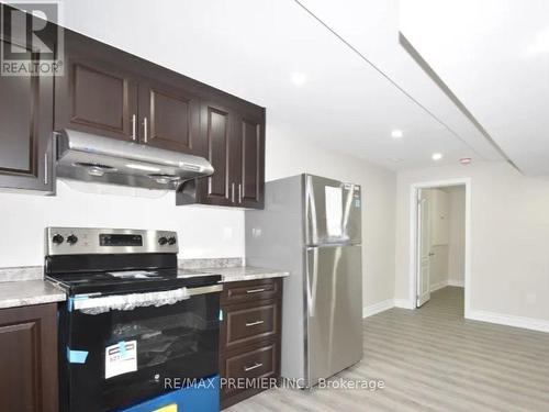 Bsmt - 10 Lockheed Crescent, Brampton, ON - Indoor Photo Showing Kitchen