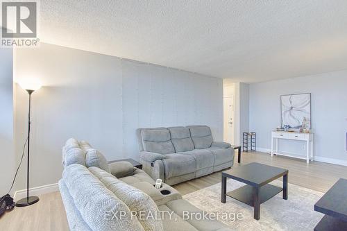 407 - 215 Glenridge Avenue, St. Catharines, ON - Indoor Photo Showing Living Room