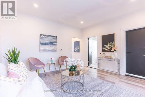 53 Queenston Street, St. Catharines, ON - Indoor Photo Showing Living Room