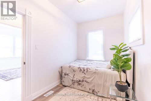 53 Queenston Street, St. Catharines, ON - Indoor Photo Showing Bedroom