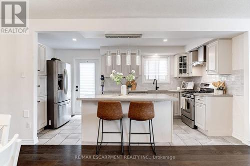 22 Garden Crescent, Hamilton, ON - Indoor Photo Showing Kitchen