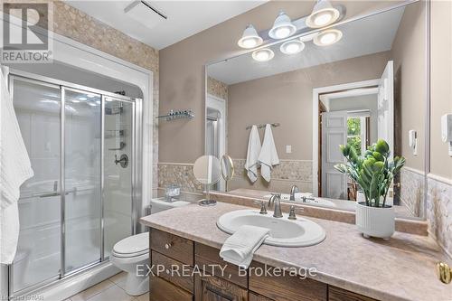 7091 Mount Forest Lane, Niagara Falls, ON - Indoor Photo Showing Bathroom