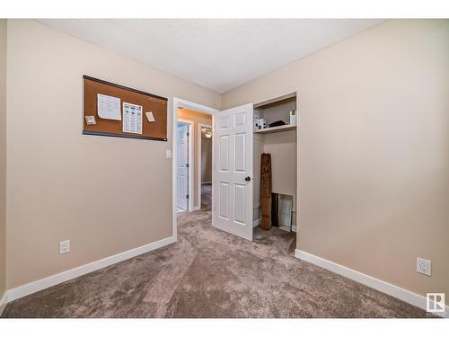 1712 48A St Nw, Edmonton, AB - Indoor Photo Showing Other Room