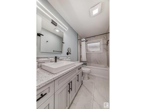 1712 48A St Nw, Edmonton, AB - Indoor Photo Showing Bathroom