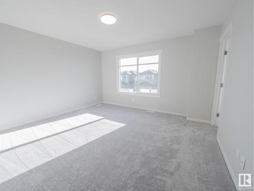 539 173 Av Ne, Edmonton, AB - Indoor Photo Showing Other Room