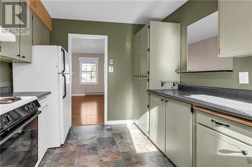 1505 Second Street E, Cornwall, ON - Indoor Photo Showing Kitchen