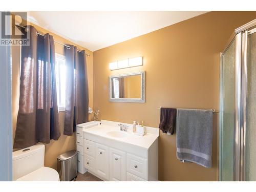 2324 Nechako Drive, Kamloops, BC - Indoor Photo Showing Bathroom