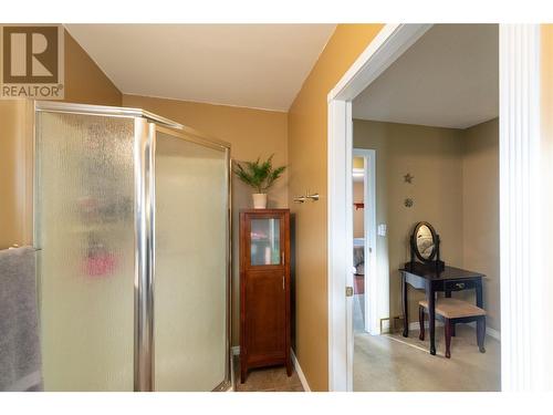 2324 Nechako Drive, Kamloops, BC - Indoor Photo Showing Bathroom