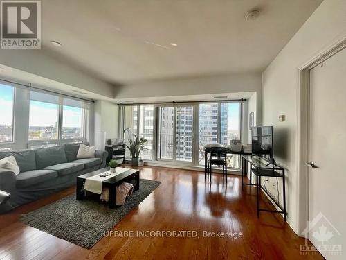 1501 - 234 Rideau Street, Ottawa, ON - Indoor Photo Showing Living Room