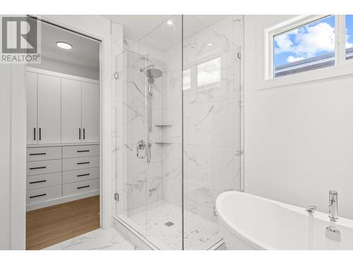 873 Melrose Street, Kelowna, BC - Indoor Photo Showing Bathroom