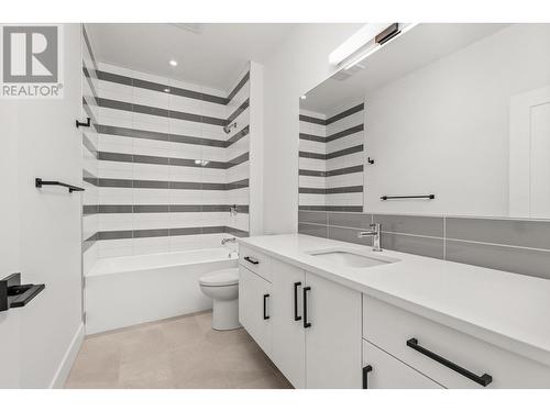 873 Melrose Street, Kelowna, BC - Indoor Photo Showing Bathroom