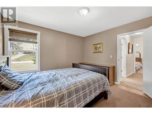 6877 Barnhartvale Road, Kamloops, BC - Indoor Photo Showing Bedroom