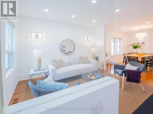 414 Jones Avenue, Toronto, ON - Indoor Photo Showing Living Room